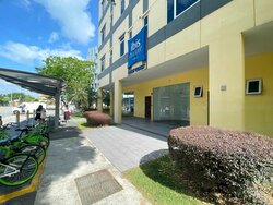 West Coast Highway (D5), Retail #460029331